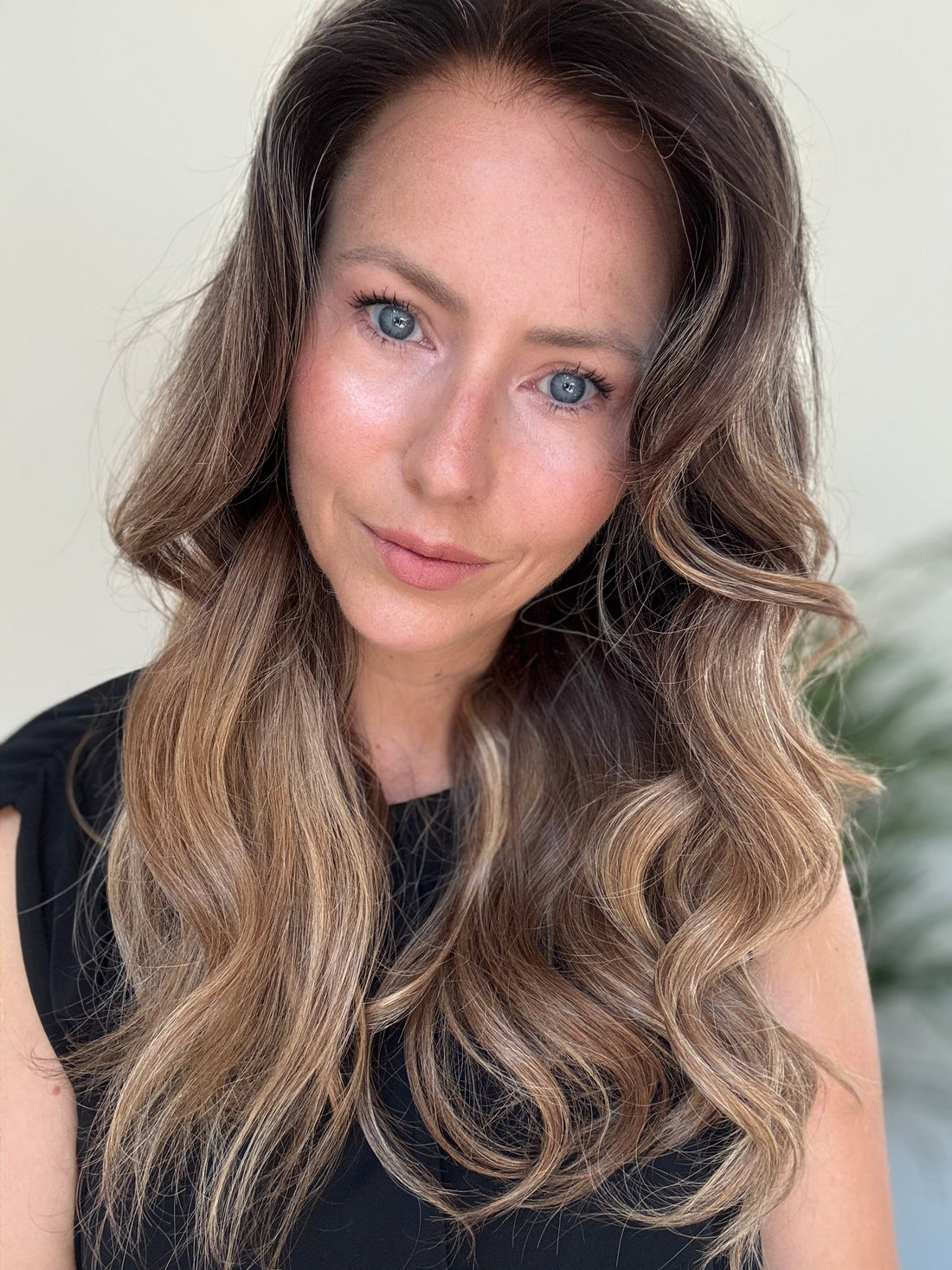 Close up of Olivia brown blonde balayage human hair wig
